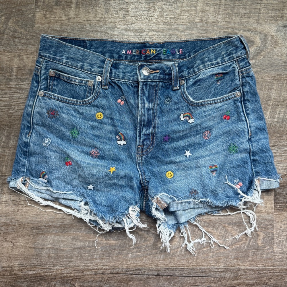 American Eagle 90s Boyfriend Short Size 4 Blue Embroidered Distressed Denim